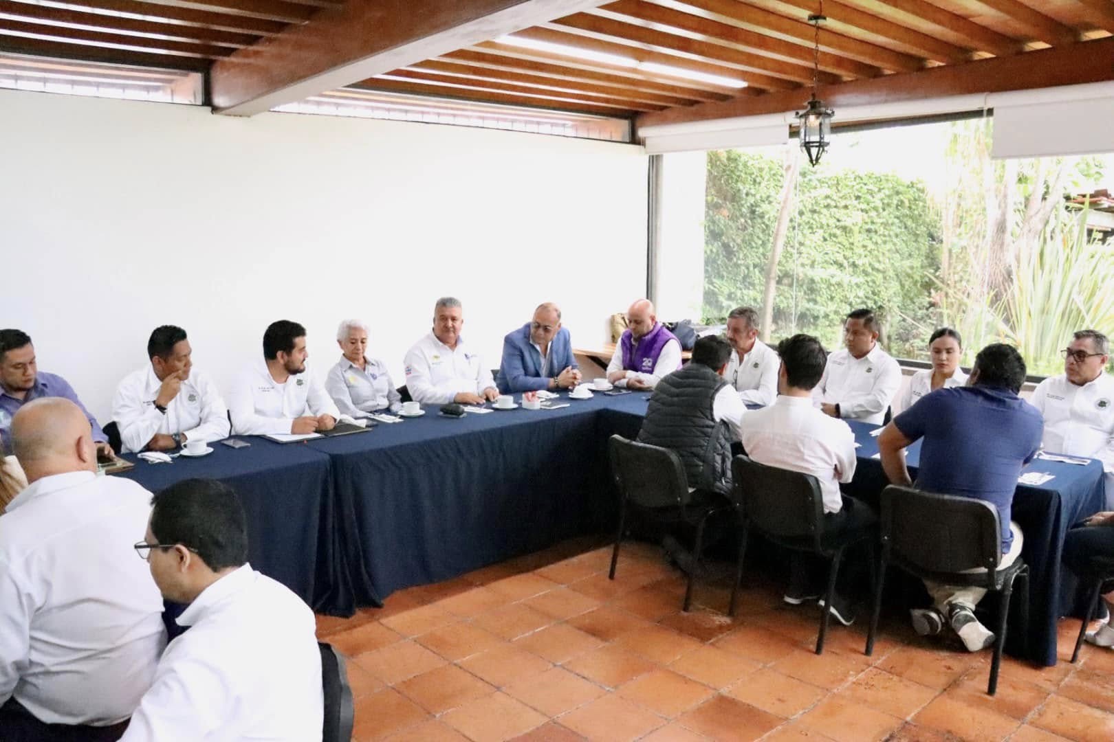 Puede ser una imagen de 13 personas