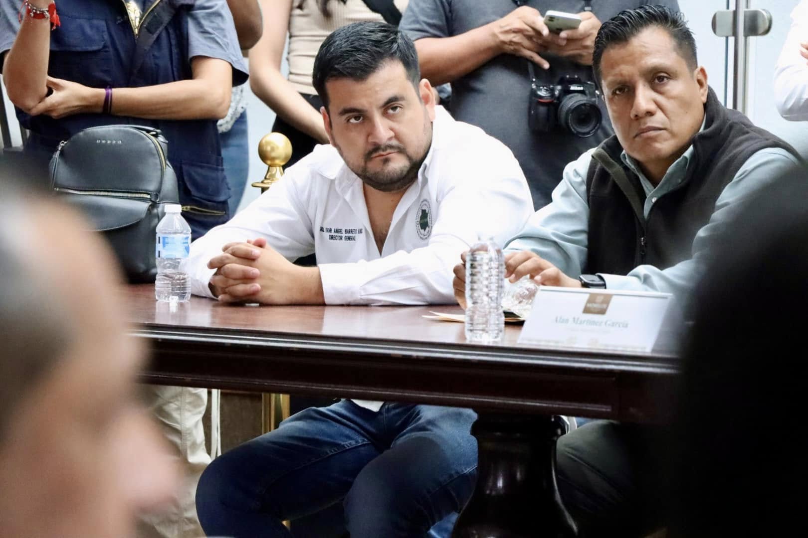 Puede ser una imagen de 4 personas