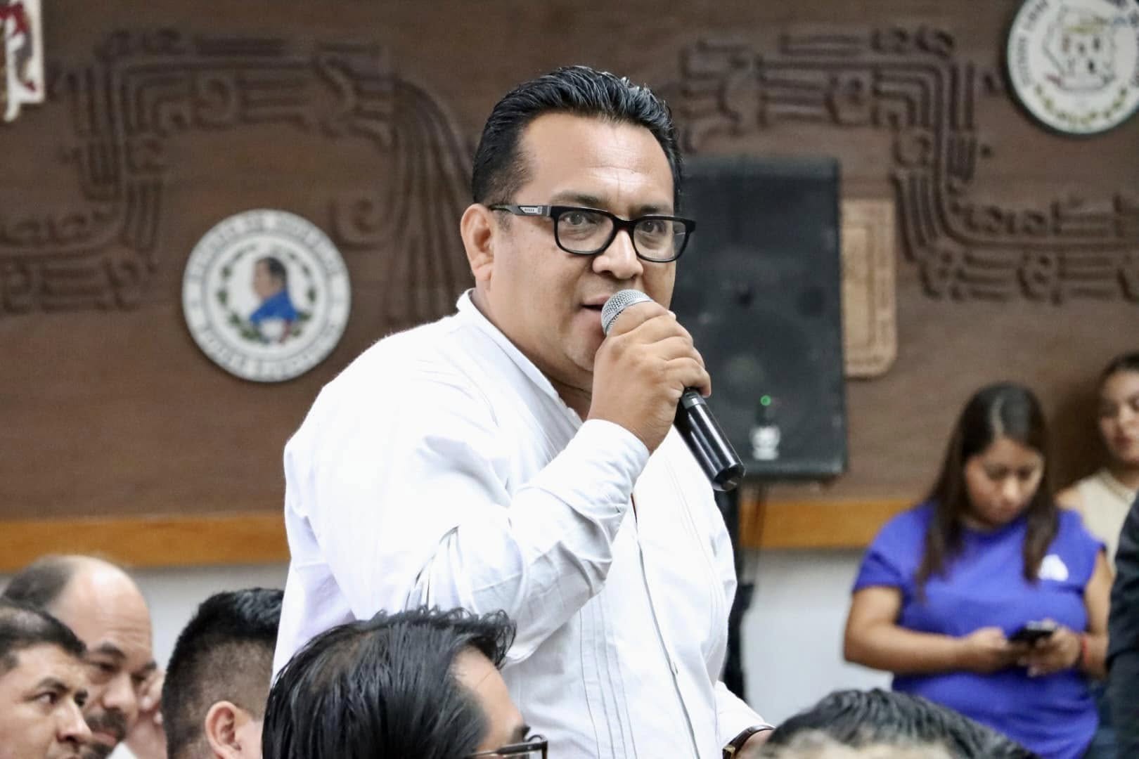Puede ser una imagen de 5 personas