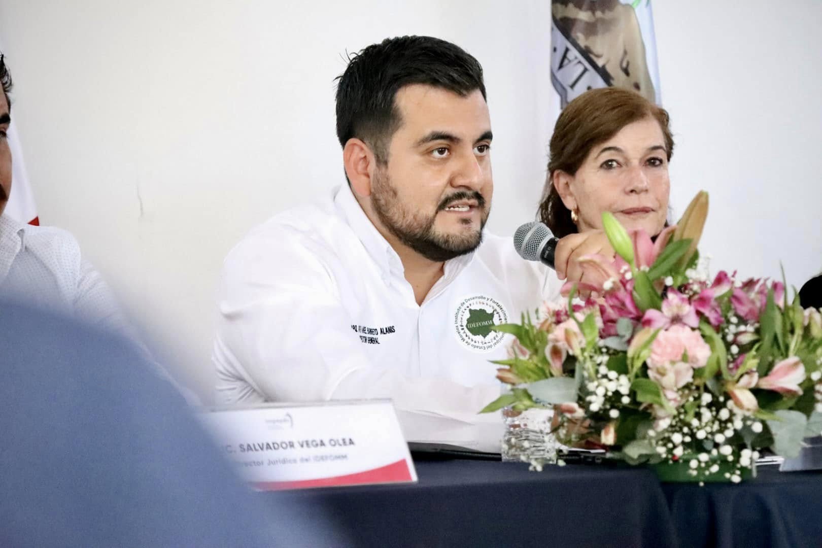 Puede ser una imagen de 4 personas